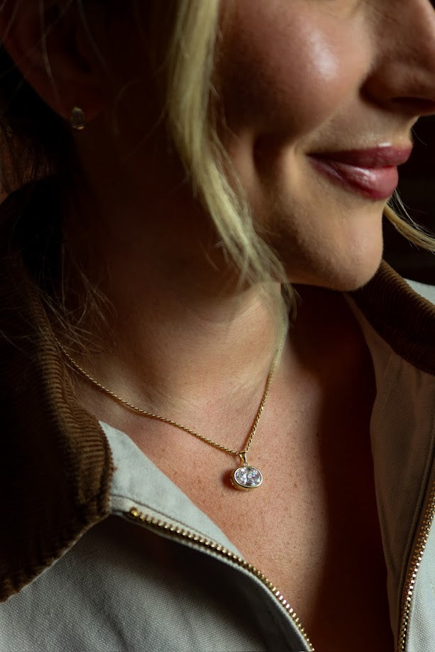 Horizontal Oval Necklace