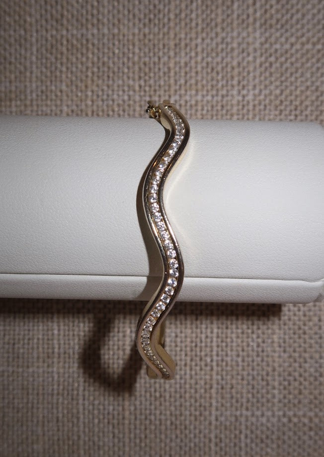Wavy Bangle